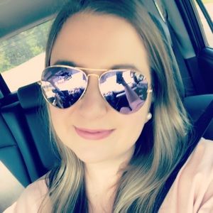Meet your Posher, Caitlynn